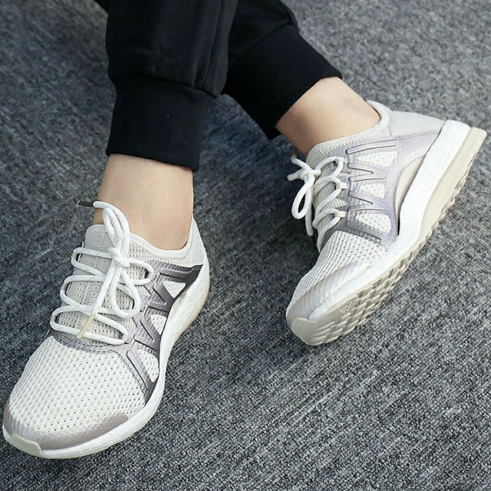 Women Pure Boost Xpose (Size 9) - Picture 2 of 8